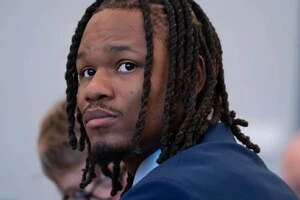 32-річного Маклемора було визнано винним за трьома з чотирьох пунктів звинувачення