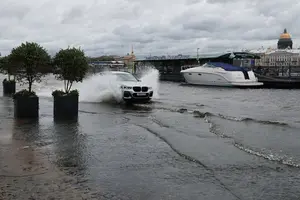 Санкт Петербург опинився під загрозою затоплення