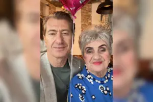 Продюсер Нікітін показав маму у її день народження