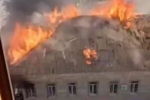 Момент влучання «шахеда» по будівлі ТЦК у Кременчуці: відео