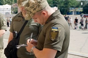 Замість надати документи вдарили по голові: на Рівненщині побили військового ТЦК