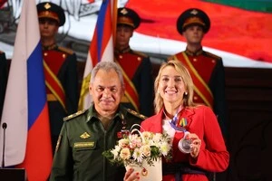 «Застрягла». Російська екстенісистка поскаржилася на проблеми з авіасполученням