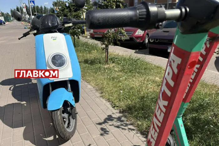 У Києві з’явилися прокатні електромопеди: чи є ризик для пішоходів