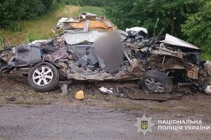 Поліція з'ясовує причини автотрощі