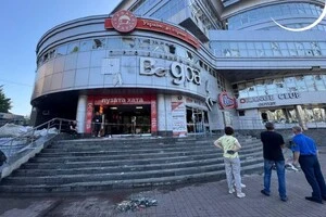 Масштаби пошкоджень, які можна  побачити на фото та відео, свідчать про силу ворожого удару, що припав на мирний об'єкт інфраструктури