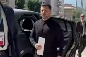 Зеленський прибув на конференцію з відновлення України у Римі