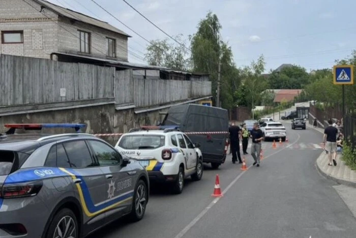 Мікроавтобус без водія задавив хлопчика у Петропавліській Борщагівці