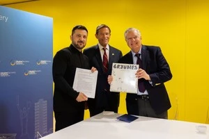 Сенатор Грем передав Зеленському примірник законопроєкту з жорсткими санкціями проти РФ