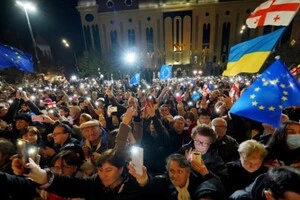Мітинги у Тбілісі після виборів президента, 2024 рік. Грузини протестували проти перемоги Міхеіла Кавелашвілі, висуванця проросійської партії «Грузинська мрія»