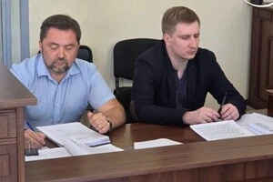 8 квітня Володимир Бондаренко заявив про дострокове припинення повноважень заступника міського голови – секретаря Київради 