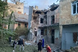 Зруйнований будинок внаслідок обстрілу