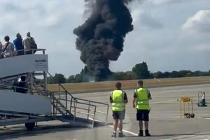 В одному з аеропортів Лондона розбився літак