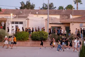 Іспанський регіон охопили вуличні заворушення: відкрито «полювання на іноземців»