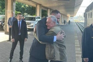 Келлога на вокзалі хустрів керівник Офісу Президента України Андрій Єрмак