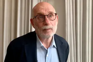 Розмовляв з пранкером, який назвався Зеленським. Російський письменник отримав 14 років колонії