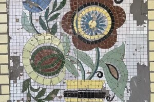 У Богуславі місцеві мешканці реставрували мозаїчну зупинку