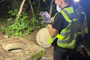 Після вбивства підліток залишив тіло в лісі та пішов, але повернувся, щоб розчленувати тіло