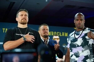 Усик – Дюбуа: букмекери назвали фаворита головного бою року