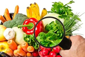 Влітку слід особливо уважно ставитися до якості продуктів і води