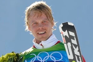 На Олімпіаді 2010 року у Ванкувері Гренвольд став бронзовим призером