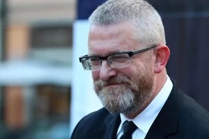 Брауну загрожує кримінальне переслідування за 17 злочинів