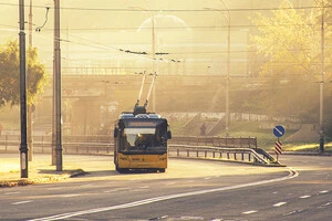 У вихідні низка столичних автобусів та тролейбус № 34 курсуватимуть зі змінами: перелік