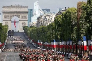 Влада Франції виступила із ініціативою відібрати свята у французів