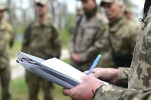 Солдат побив, командир спостерігав: посадовці Київських ТЦК отримали підозри через смерть мобілізованого 