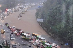 Південна Корея бореться з паводками: понад сім тис людей покинули свої домівки