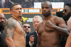 Усик нокаутував Дюбуа та став абсолютним чемпіоном світу