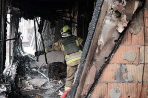 Влучання в житловий комплекс у Шевченківському районі: кадри з понівеченого будинку