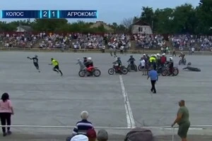 Гравцям однієї з команд не сподобалося суддівське рішення