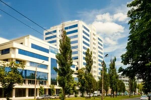 «Київавтодор» перепрошує за тимчасові незручності та просить враховувати обмеження під час планування маршруту