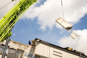 Рятувальники продовжують ліквідовувати наслідки обстрілу