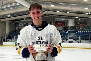 Келлі виступав за хокейні команди «Данді Рокетс», «Абердін Лінкс» і «Данді Старз»