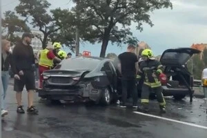 У мережі з'явилося відео моторошного ДТП на проспекті Соборності