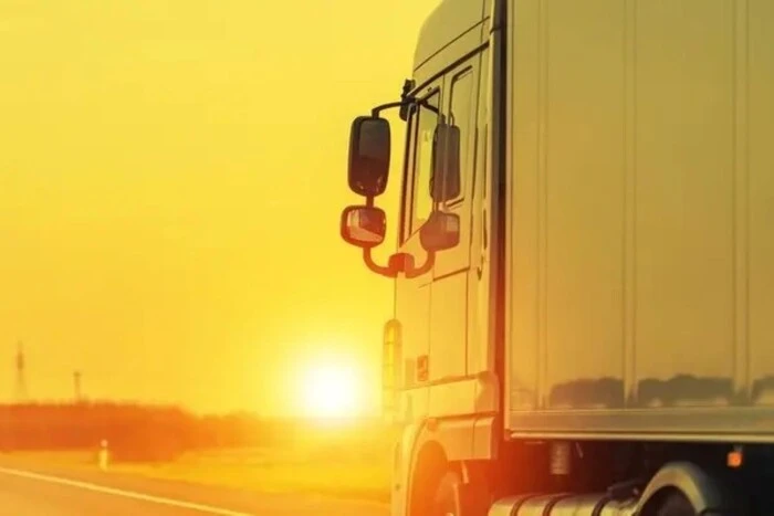 Київ обмежує рух вантажівок через спеку: названо дати