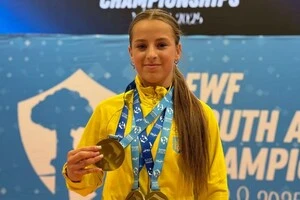 Українка перемогла у ривку, поштовху та стала чемпіонкою у двоборстві із сумою 169 кг