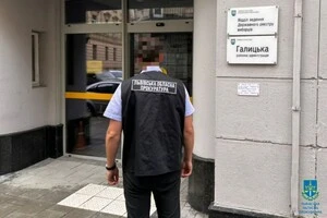 За словами правоохоронців, посадовці незаконно заволоділи 1,7 млн грн