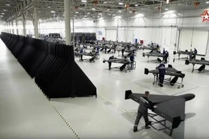 На об'єкті підлітків залучають не лише до складання безпілотників в «Алабузі», а й до будівельних робіт