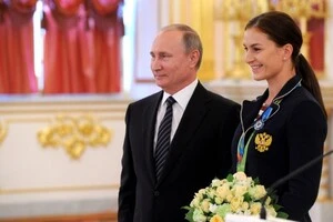 «Ганебний матч від Великої». Український коментатор жорстко пройшовся по російських шаблістках