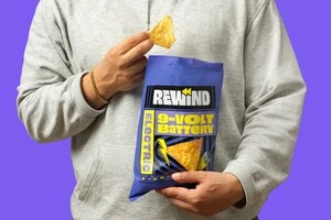 У Нідерландах випустили чіпси зі смаком батарейки