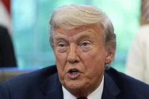 Зустріч з президенткою Європейської комісії відбувається у рамках п'ятиденної поїздки Президента США до Шотландії