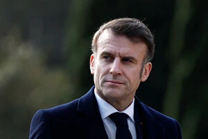 Макрон пообіцяв посилити тиск на Росію та збільшити допомогу Україні