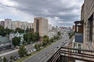 Дорожники ремонтуватимуть покриття тротуару на парній стороні проспекту від пров. Ужгородського до вул. Виставкової