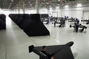 Дрони масово виробляють на заводі в Єлабузі