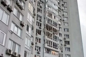 Найбільші пошкодження виявлено у 25-поверховому будинку в Дарницькому районі