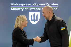 Джулі Девіс та Денис Шмигаль провели розмову