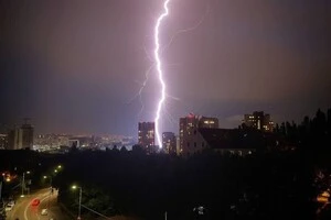 Київ накрила сильна гроза
