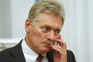 Речник Путіна стверджує, що Москва, яка щодня обстрілює Україну, «зберігає прихильність мирному процесу»